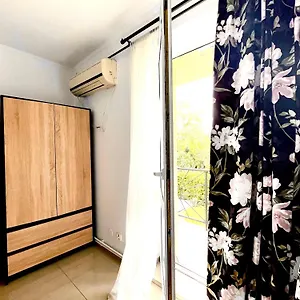 Hostel Happy Living